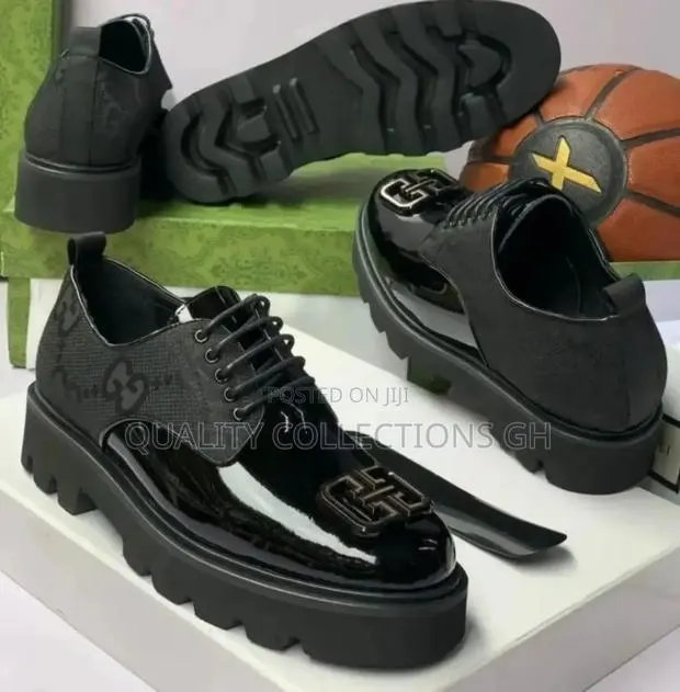Classic Givenchy Shoe · Photo 1