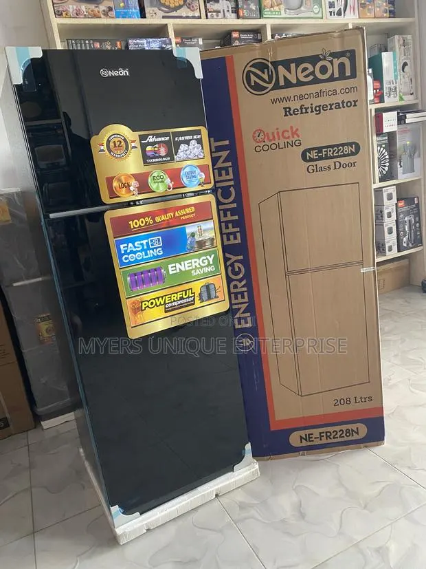 Black Glass Door 208L Fridge · Photo 1