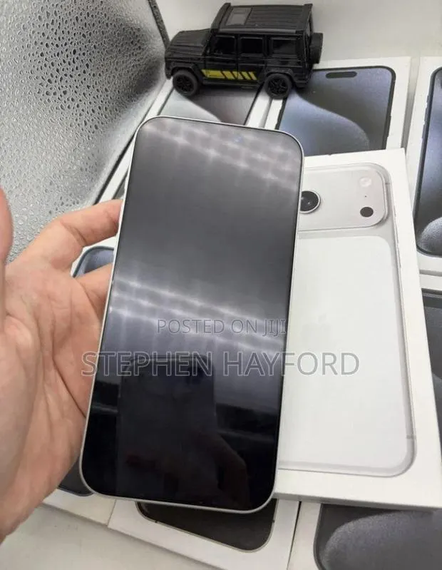Apple iPhone 17 Pro Max 512 GB Silver · Photo 1