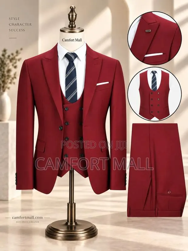 Three-Piece Men's Suit · Photo 1