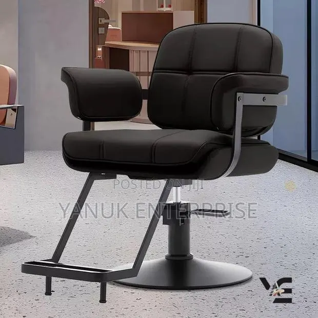 Vintage All-Black Barber Chair · Photo 1