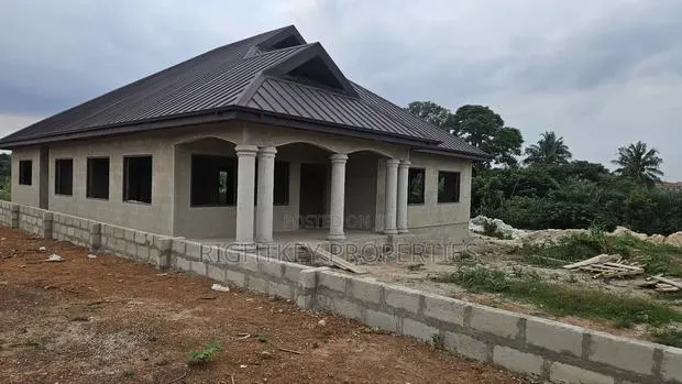 4bdrm House in Appiadu Kokoben, Kumasi Metropolitan for sale · Photo 1