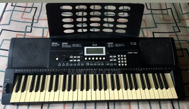 GLS PSR 450 Professional Keyboard · Photo 1