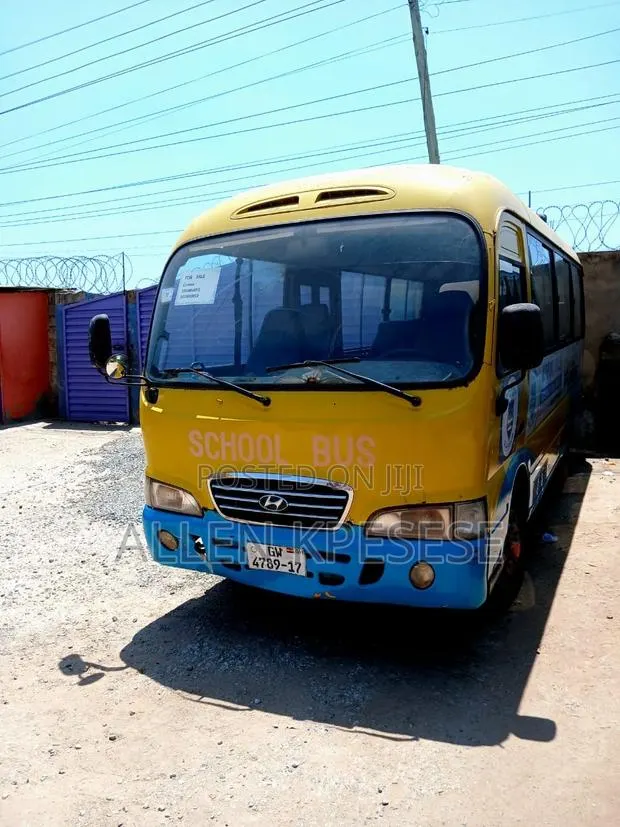 Hyundai County 2007 Yellow · Photo 1