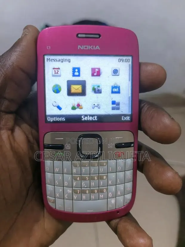 Nokia C3-01 Gold Edition Pink · Photo 1