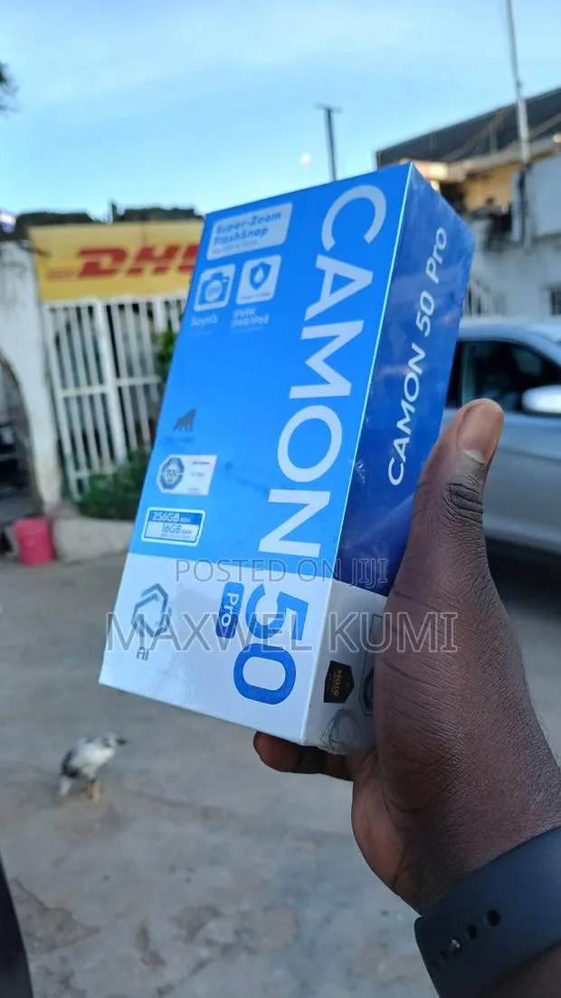 New Tecno Camon 50 Pro 256 GB Green · Photo 1