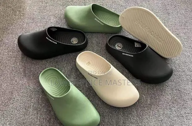 Balenciaga Clogs · Photo 1