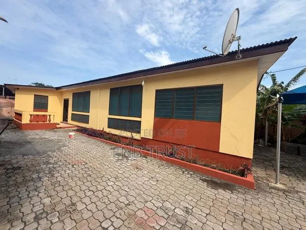 4bdrm Apartment in Awoshie, Last Stop for rent · Photo 1