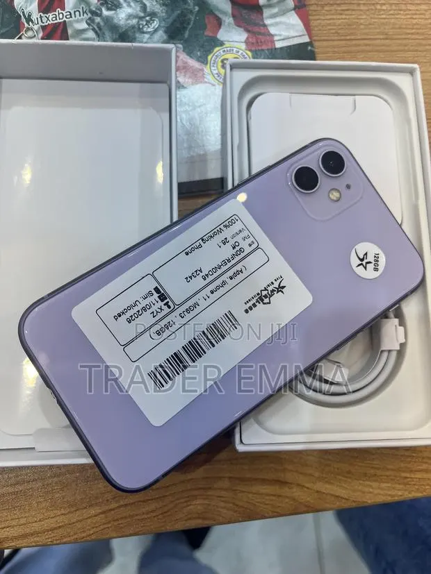 Apple iPhone 11 128 GB Purple · Photo 1