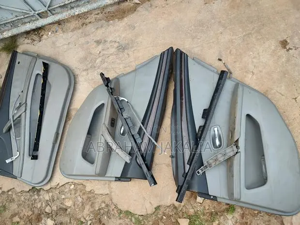 BMW E60 Door Cards · Photo 1