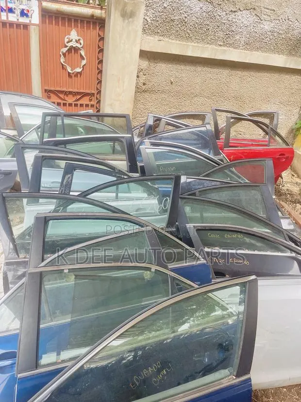 Doorcard, Fenders ,Doors ,Bonnet and Boot Available · Photo 1