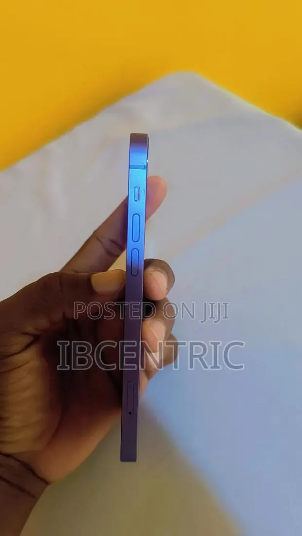 Apple iPhone 12 128 GB · Photo 1