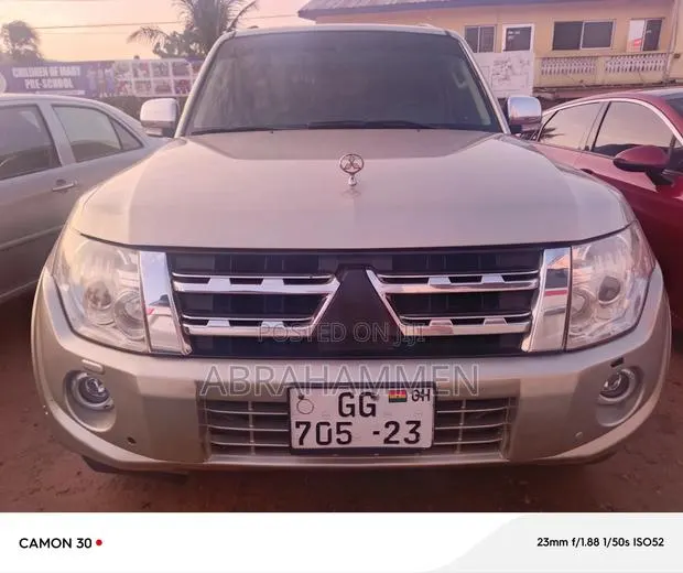 Mitsubishi Pajero 2016 Silver · Photo 1