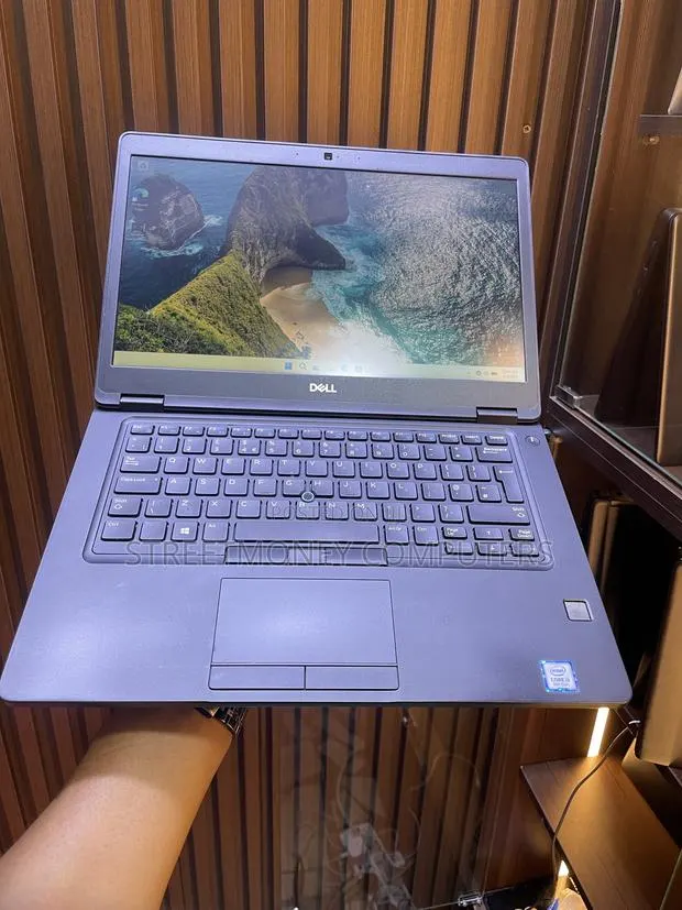 Laptop Dell Latitude 5490 16GB Intel Core i5 SSHD (Hybrid) 512GB · Photo 1