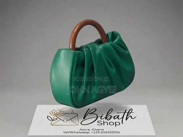 Emerald Green Cloud Bag – Wooden Handle · Photo 1