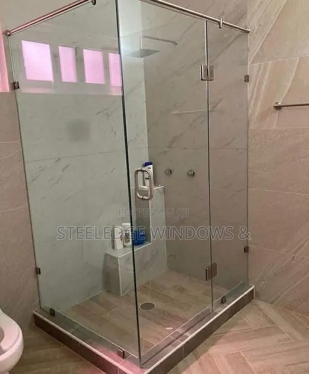 Shower Glass · Photo 1