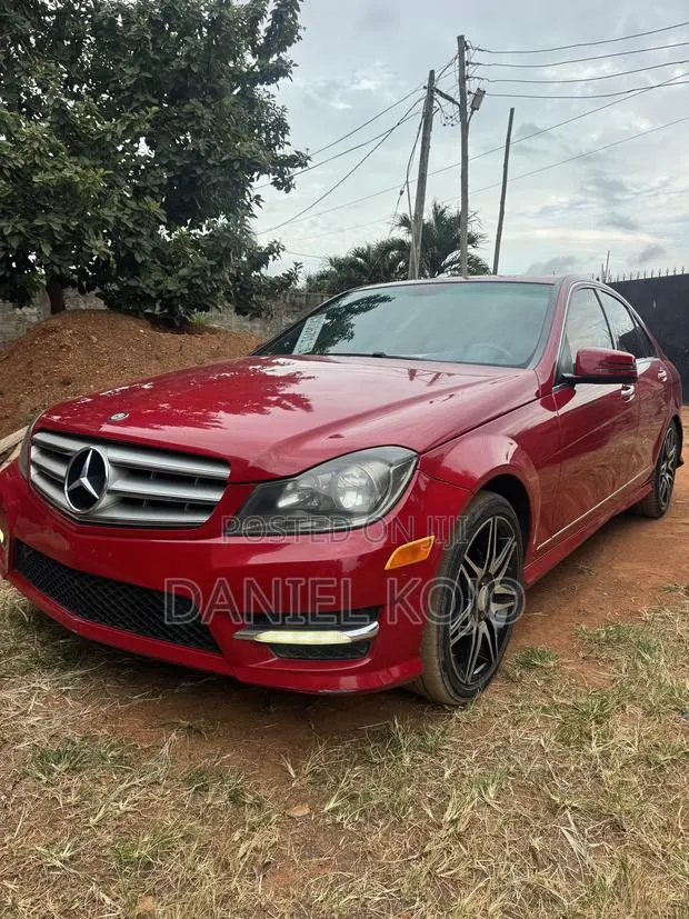 Mercedes-Benz C250 2014 Red · Photo 1