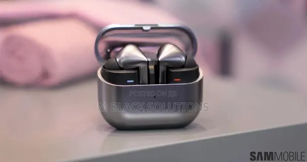 Samsung Galaxy Buds 3 Pro Black - New · Photo 1