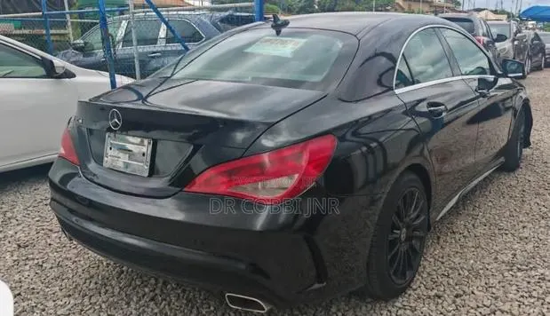 Mercedes-Benz C250 2015 Black · Photo 1