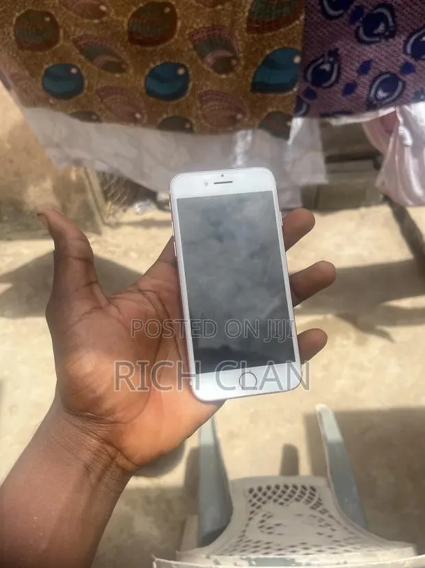 Apple iPhone 7 32 GB Pink