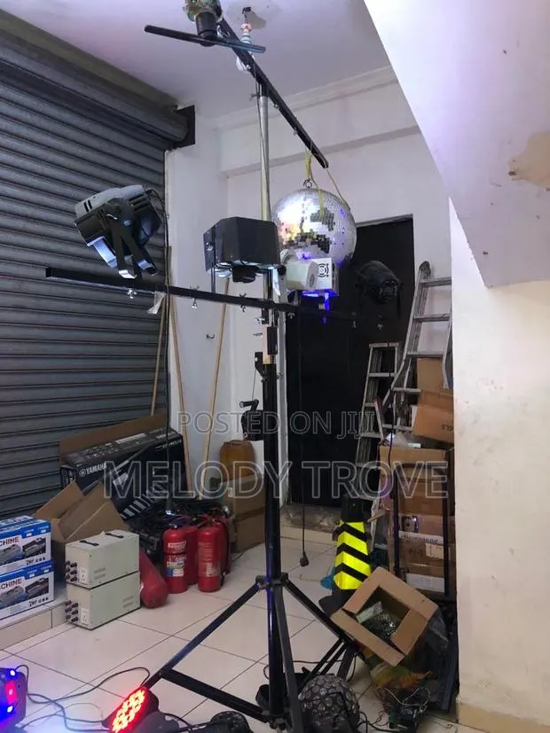 Light Stand (T-Bar) · Photo 1