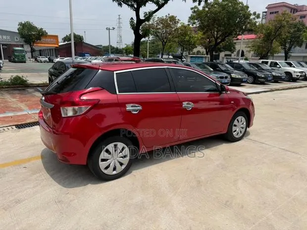 Toyota Yaris 2016 Red · Photo 1