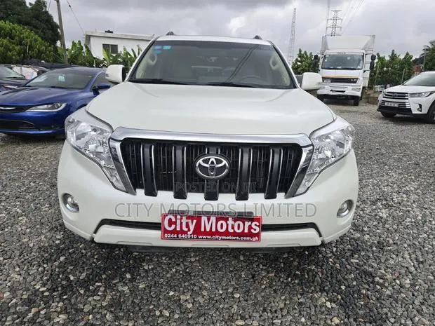 Toyota Land Cruiser Prado 2017 White · Photo 1