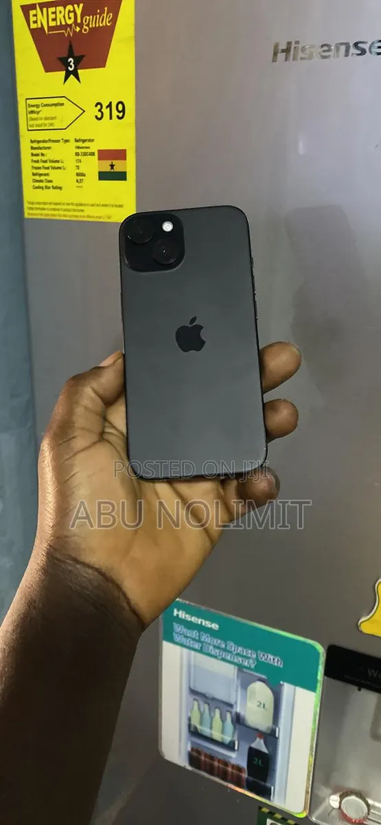 New Apple iPhone 15 128 GB Black · Photo 1