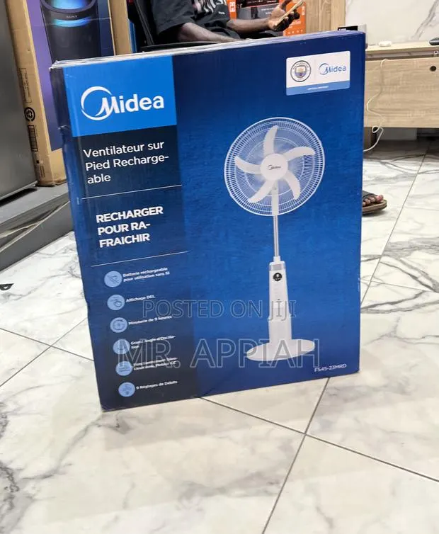 Quiet Operating Midea 18” Rechargeable Standing Fan(White) · Photo 1