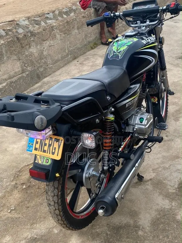 Royal RY150 2026 Black · Photo 1
