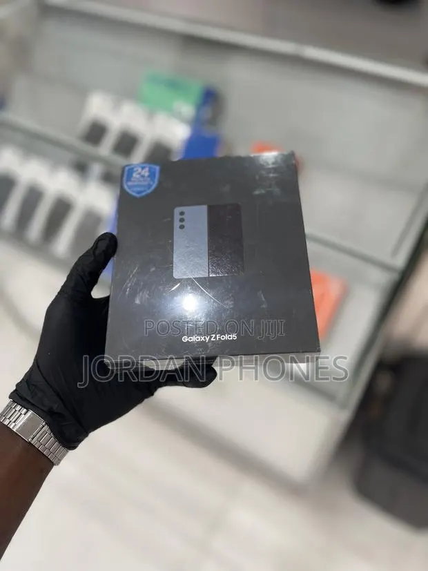New Samsung Galaxy Z Fold 5 256 GB Blue · Photo 1