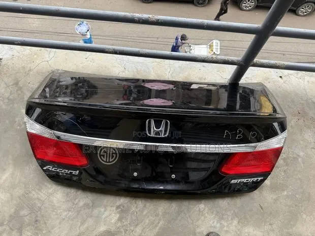 2013 2015 Honda Accord Sedan Rear Trunk Lid With Camera Oem · Photo 1