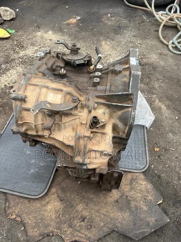 Toyota Vitz Geabox · Photo 1