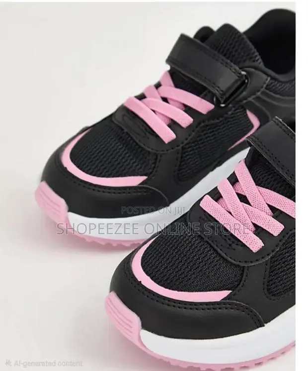 UK Girls Trainers / Girls Sports Trainers / PE Shoes · Photo 3