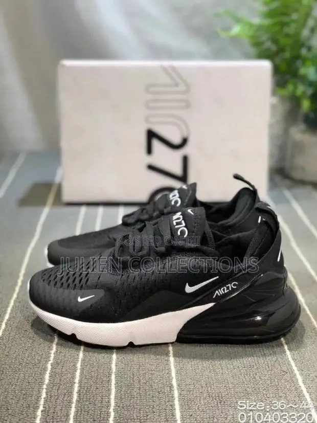 Nike Air Max 270 Black and White Smooth · Photo 1