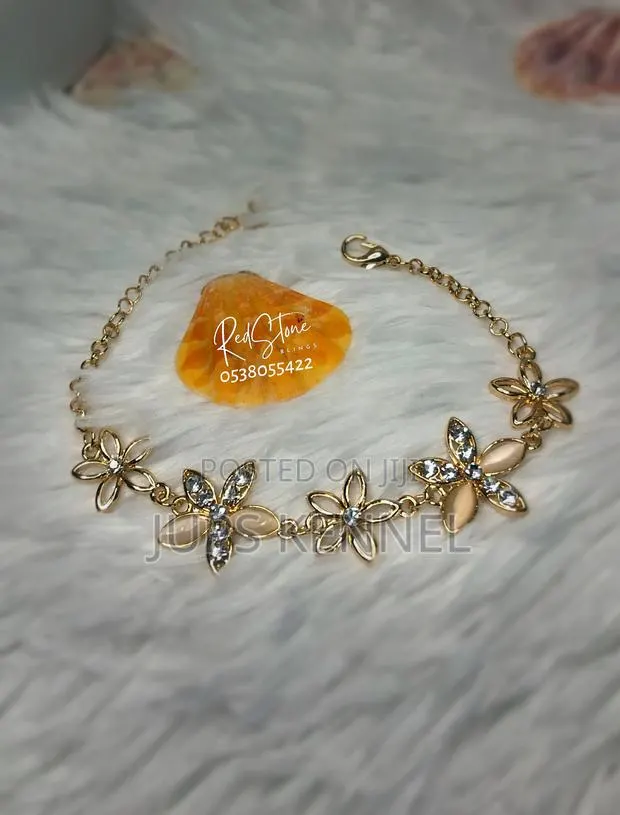 Bracelet (Gold) · Photo 1