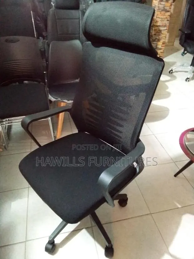 Executive Office Chair/Swivel. · Photo 1