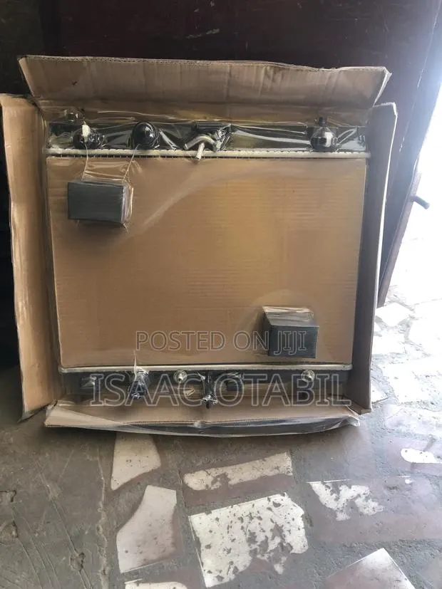 Toyota Vitz 2006 2007 2008 2009 Radiator · Photo 1