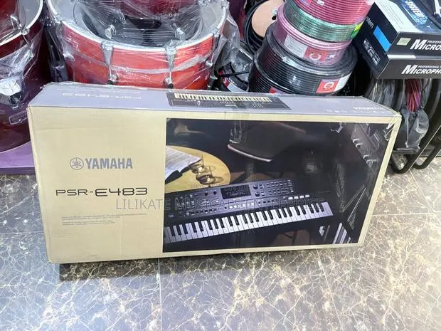 Yamaha Keyboard PSR-E483 · Photo 1