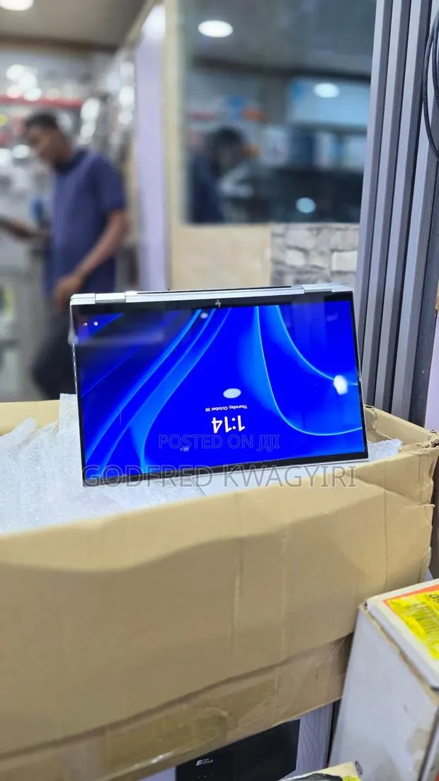 New Laptop HP EliteBook 1040 G8 16GB Intel Core i5 SSD 256GB · Photo 1