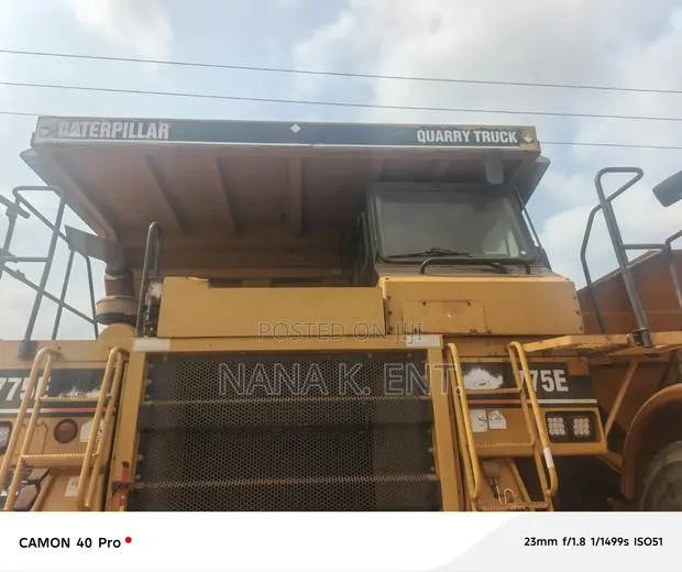 Caterpillar Dumper 775E · Photo 1