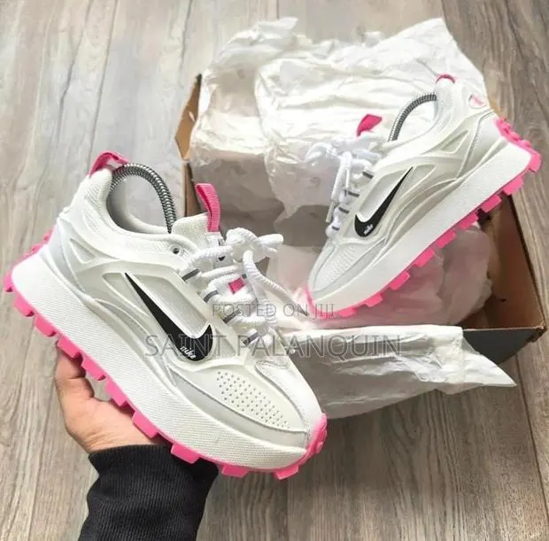 Nikes Wear · Photo 1