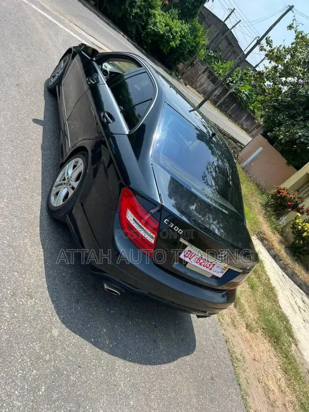 Mercedes-Benz C300 2014 Black · Photo 1