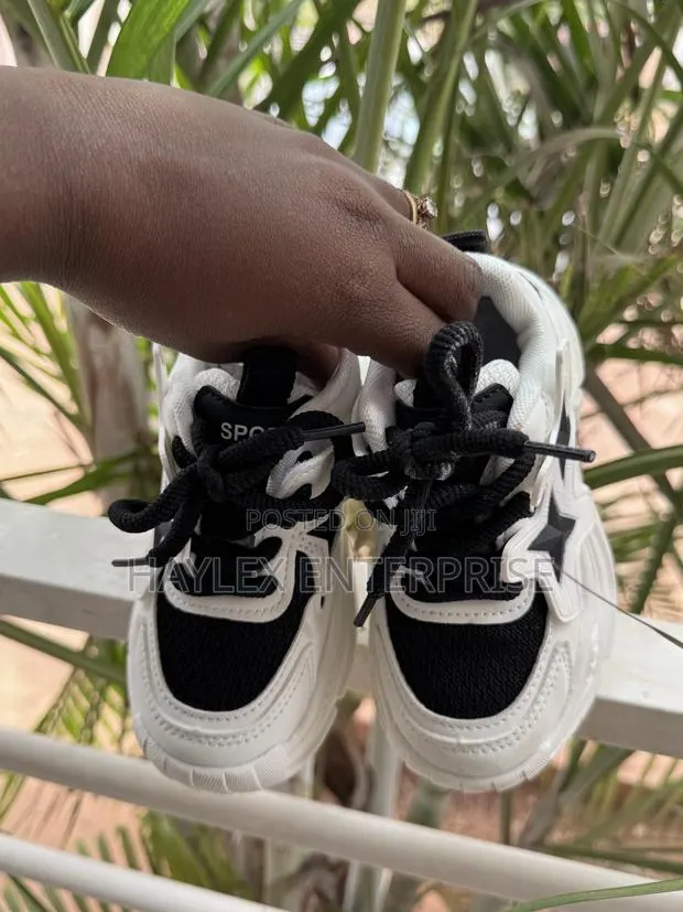 Sneakers for Kids · Photo 1