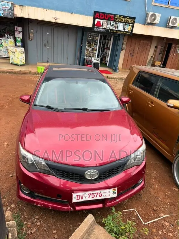 Toyota Camry 2014 Red · Photo 1