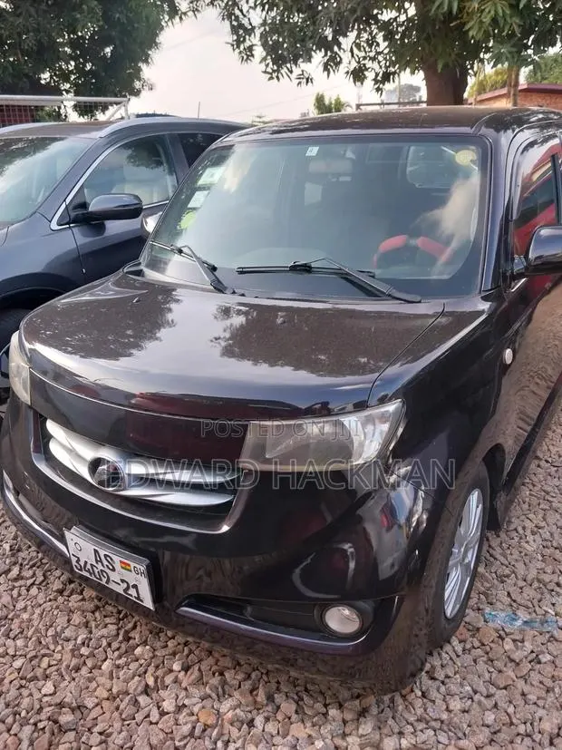 Toyota bB 2010 Black · Photo 1