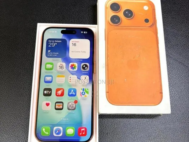 Apple iPhone 17 Pro Max 512 GB Orange · Photo 1
