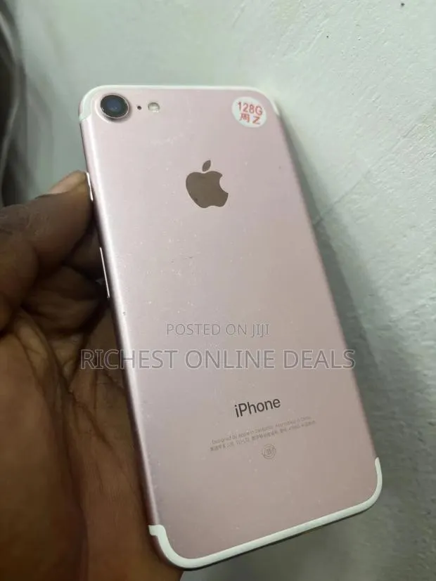 Apple iPhone 7 128 GB · Photo 1