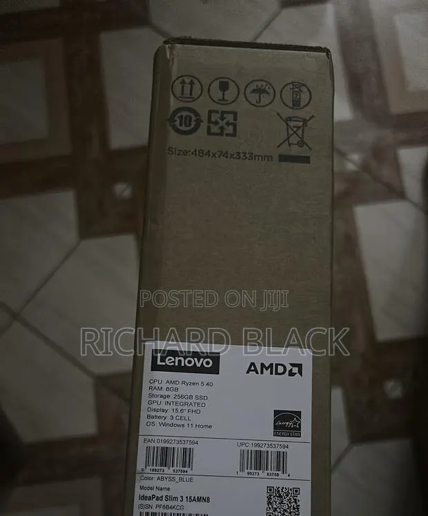 New Laptop Lenovo Ideapad 3 8GB AMD Ryzen 5 SSD 256GB · Photo 1