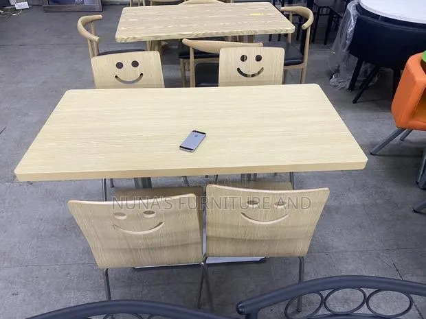 Wooden Dining Table · Photo 1